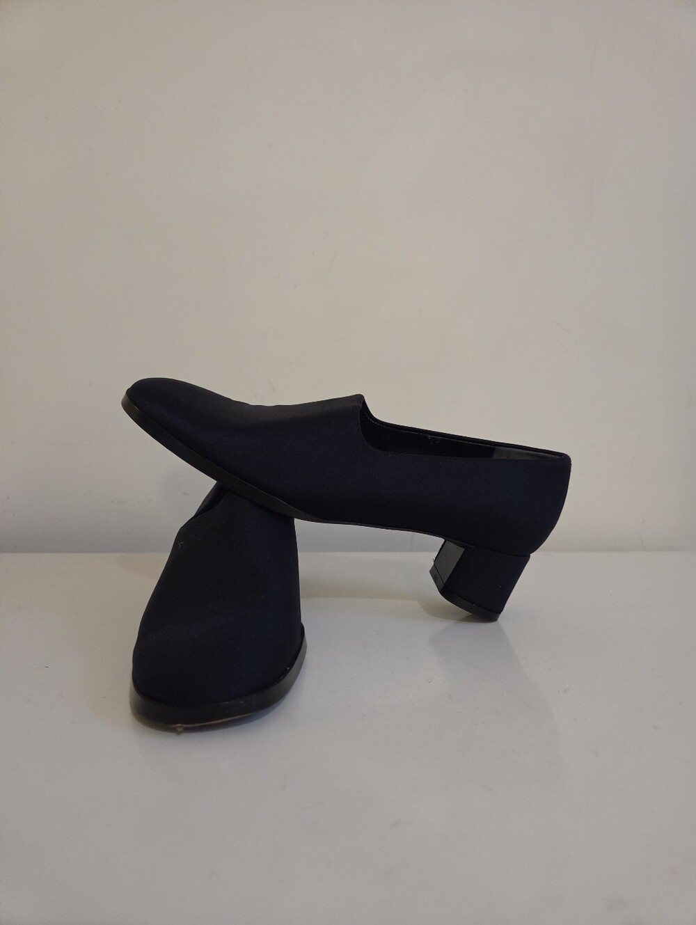 Robert Clergerie Paris Navy Satin Block Heel Loafer Pumps Made in France Size 5
